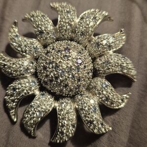 Avon Sterling Silver Swarovski Crystals Sunflower/ Sunburst Award Brooch/Pin